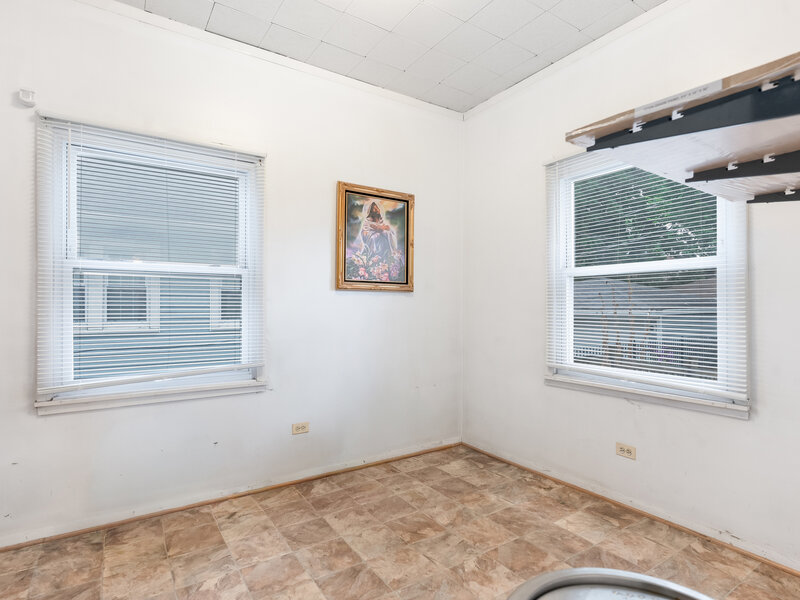 519 S 7th Avenue Maywood IL 60153