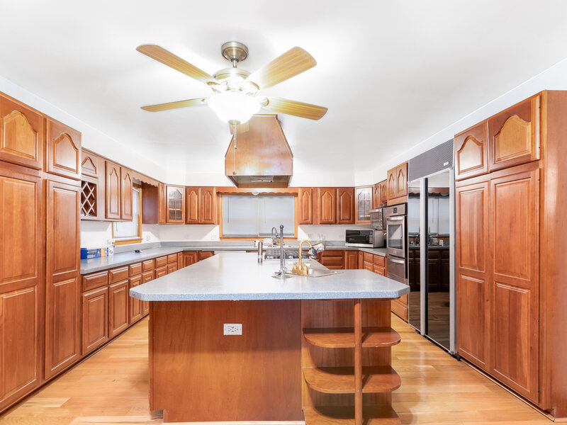 519 S 7th Avenue Maywood IL 60153