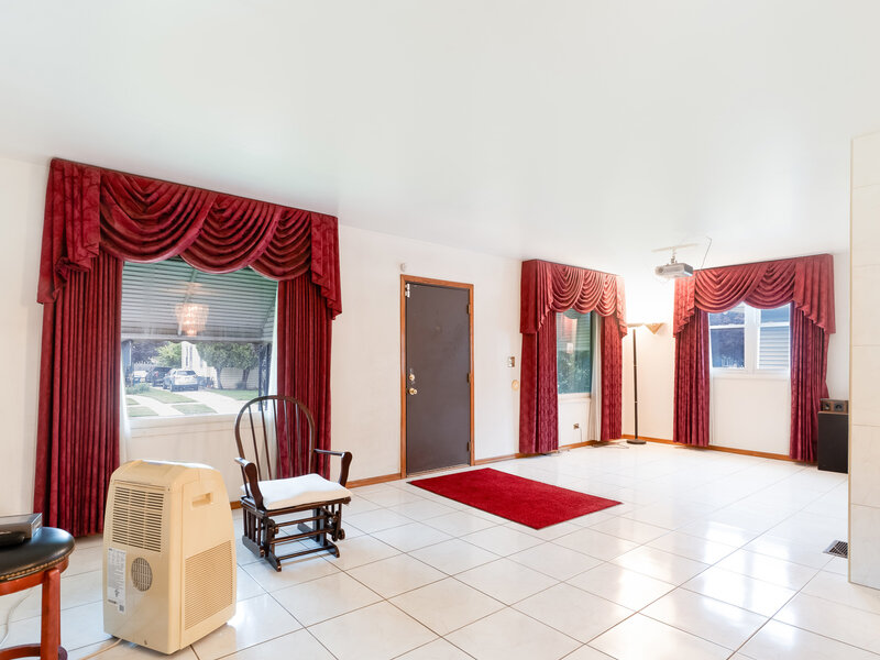 519 S 7th Avenue Maywood IL 60153