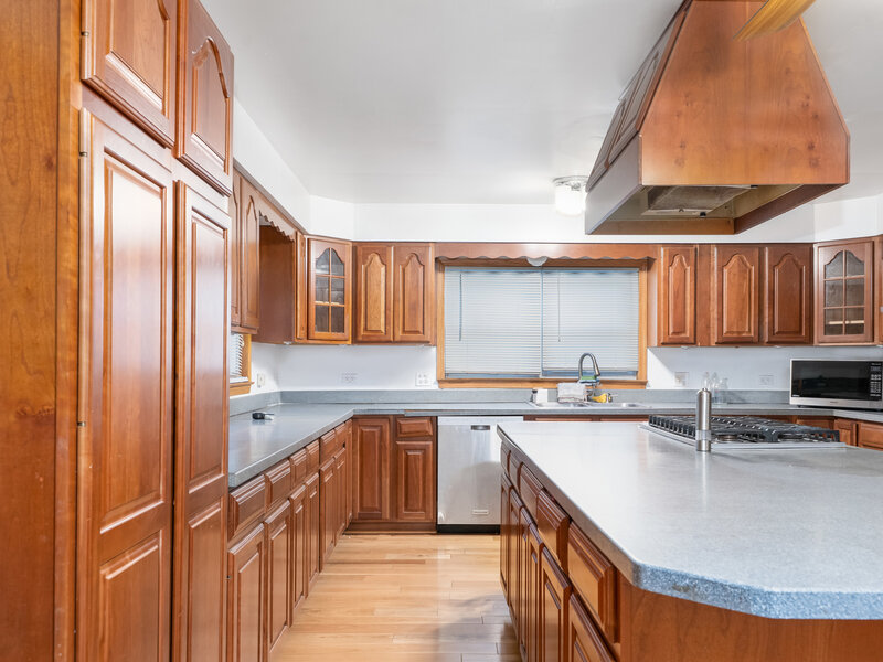 519 S 7th Avenue Maywood IL 60153