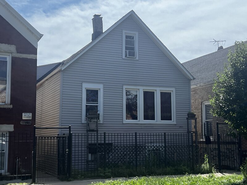 2417 S Troy Street Chicago IL 60623