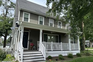 Photo of 331 E Indiana Street Wheaton IL 60187
