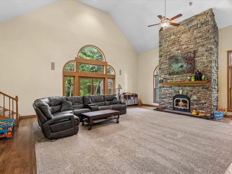 6008 Tomlinson Drive Mchenry IL 60050