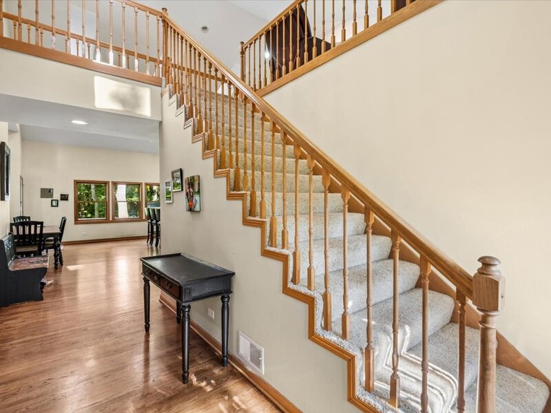 6008 Tomlinson Drive Mchenry IL 60050
