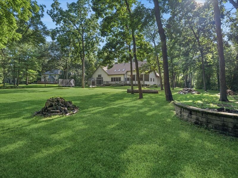 6008 Tomlinson Drive Mchenry IL 60050
