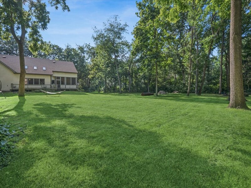 6008 Tomlinson Drive Mchenry IL 60050