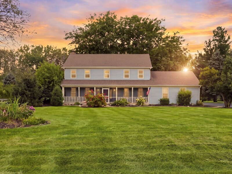 7 Cloverfield Circle St. Charles IL 60175