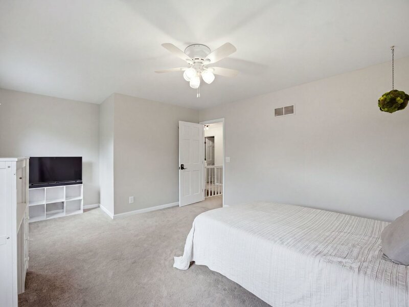 7 Cloverfield Circle St. Charles IL 60175