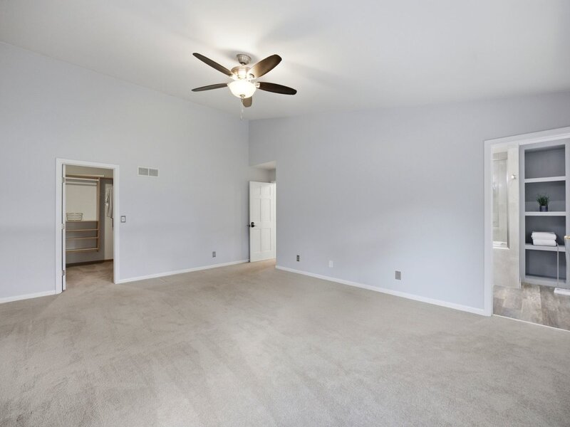 7 Cloverfield Circle St. Charles IL 60175