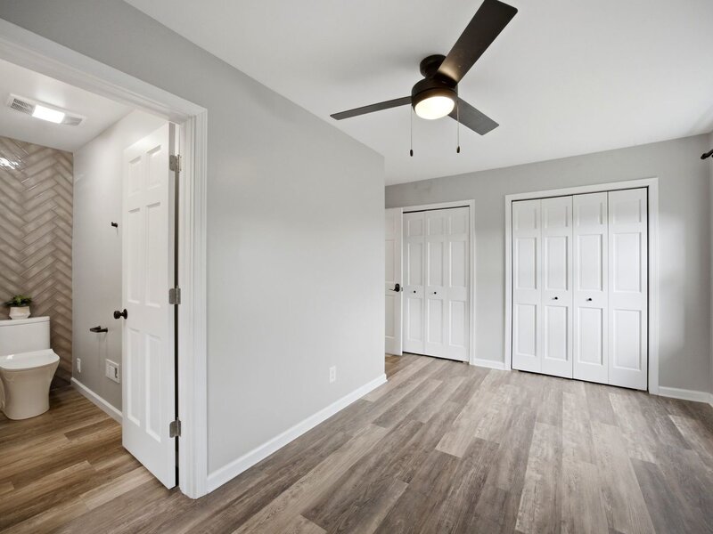 7 Cloverfield Circle St. Charles IL 60175