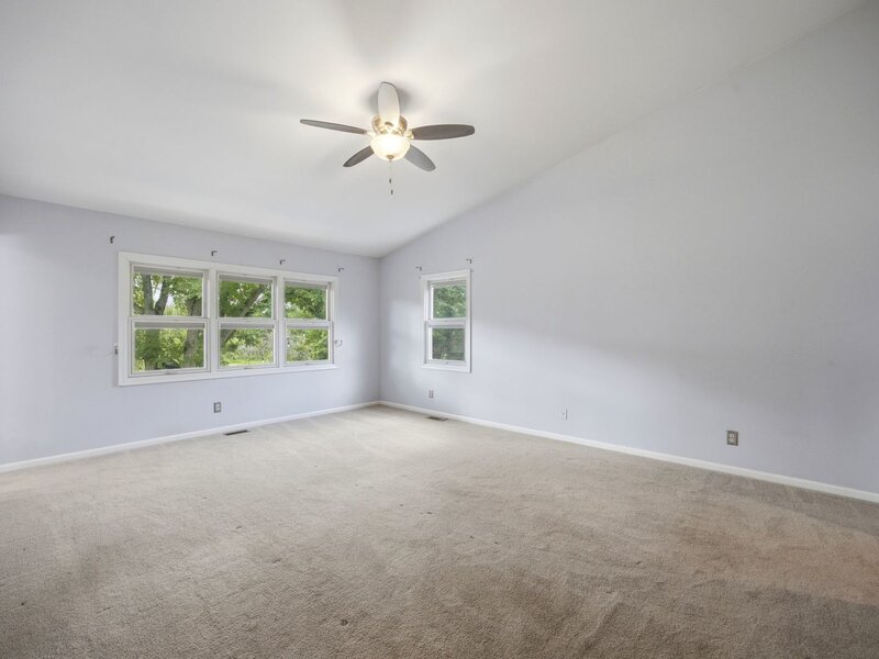 7 Cloverfield Circle St. Charles IL 60175