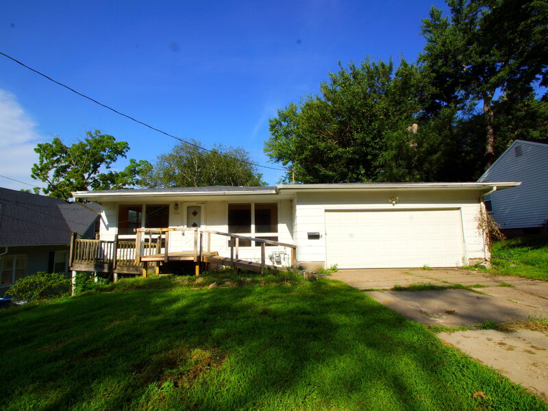 708 15th Street Bettendorf IA 52722