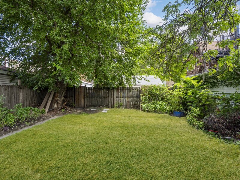 2747 N Saint Louis Avenue Chicago IL 60647