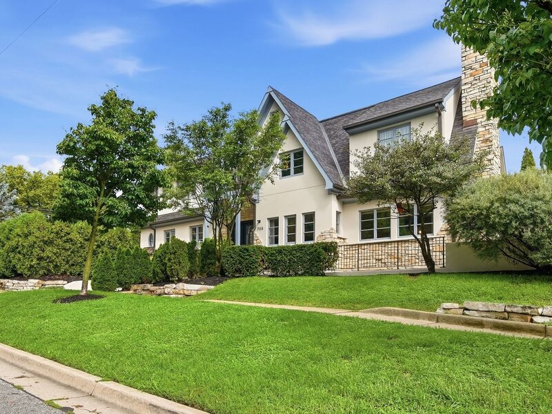 705 W Chestnut Street Hinsdale IL 60521