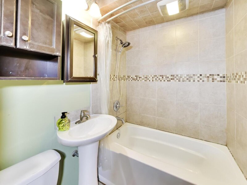 539 W 44th Street Chicago IL 60609