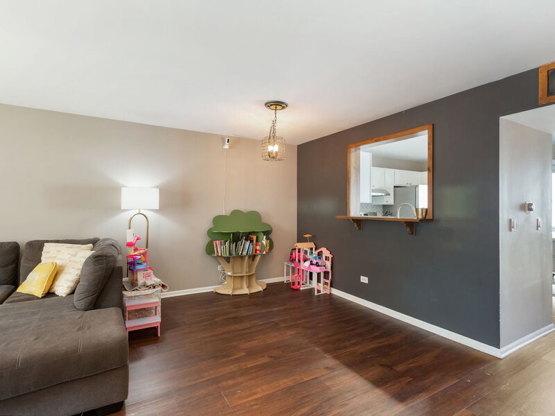 18619 W Sterling Court Grayslake IL 60030