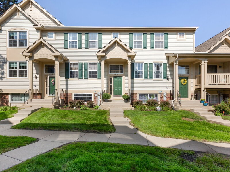 18619 W Sterling Court Grayslake IL 60030