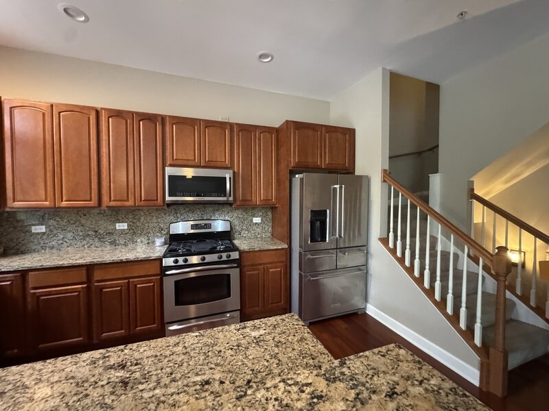 157 Festival Court Elgin IL 60120