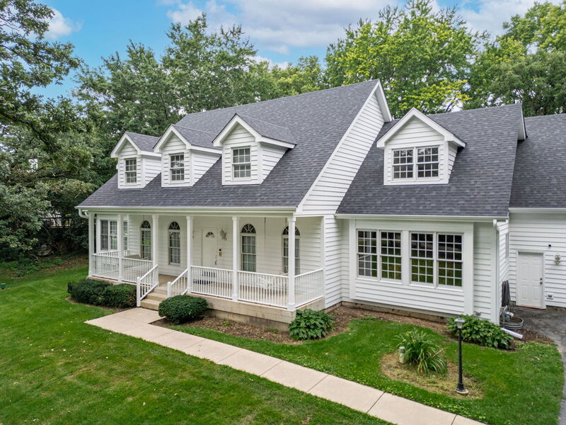 4 S Circle Drive St. Charles IL 60175