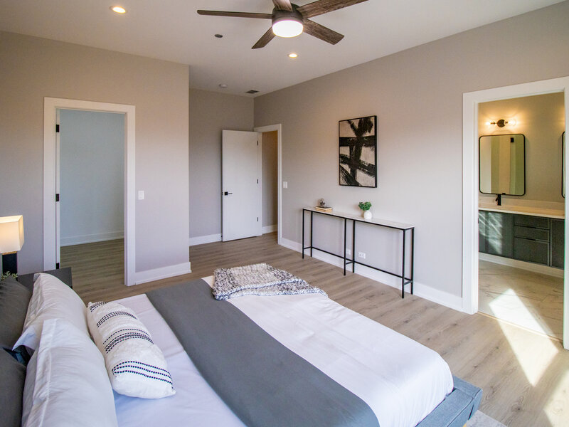 551 E 47th Street Chicago IL 60615