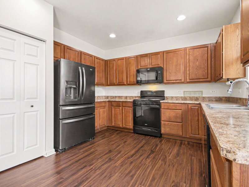 1911 Willoughby Lane Joliet IL 60431