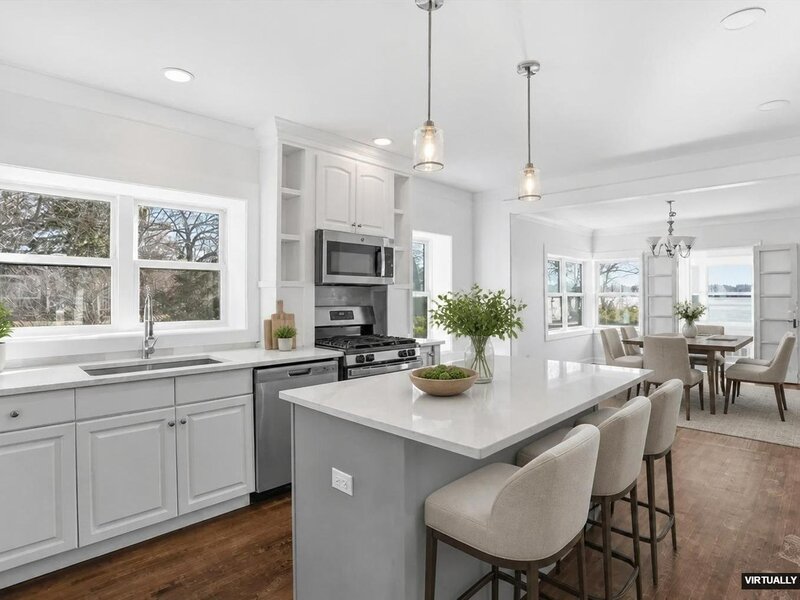297 E Lakeview Avenue Round Lake Beach IL 60073