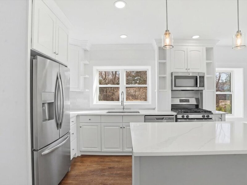 297 E Lakeview Avenue Round Lake Beach IL 60073