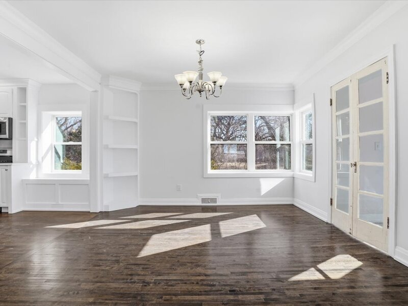 297 E Lakeview Avenue Round Lake Beach IL 60073