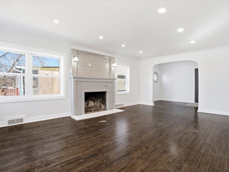 297 E Lakeview Avenue Round Lake Beach IL 60073