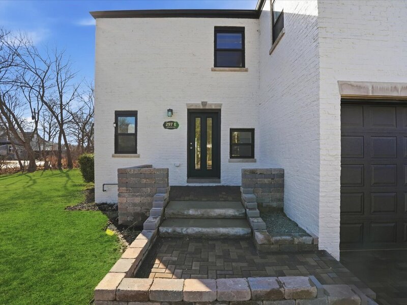 297 E Lakeview Avenue Round Lake Beach IL 60073