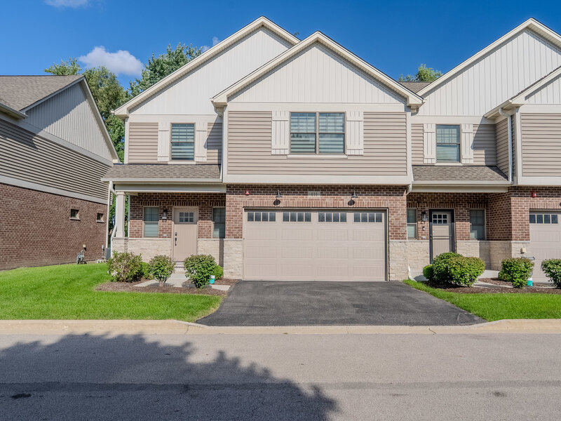 411 W Pierce Road Itasca IL 60143