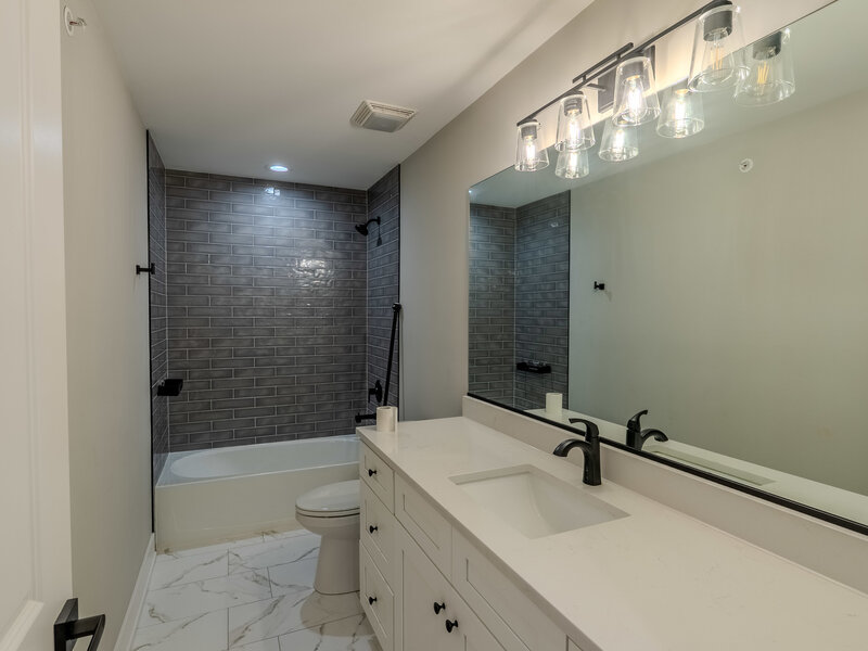 411 W Pierce Road Itasca IL 60143