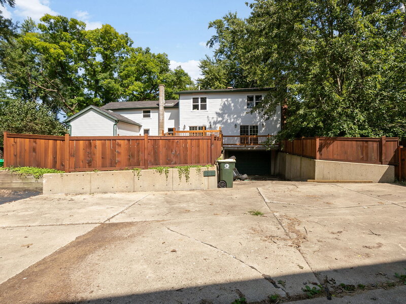 22133 W North Avenue Antioch IL 60002
