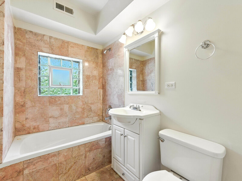 1301 E 71st Place Chicago IL 60619