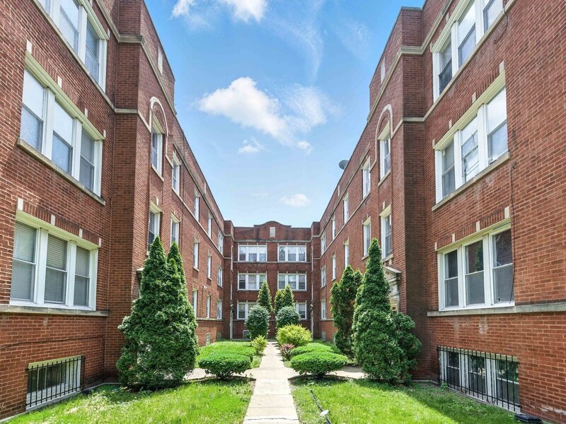 1301 E 71st Place Chicago IL 60619