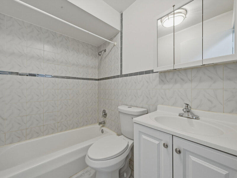 6921 N Ashland Boulevard Chicago IL 60626