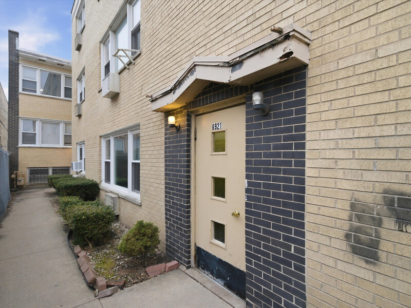 6921 N Ashland Boulevard Chicago IL 60626