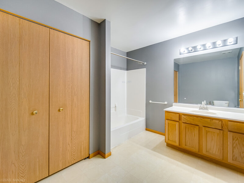 1434 Hawk Drive Bolingbrook IL 60490