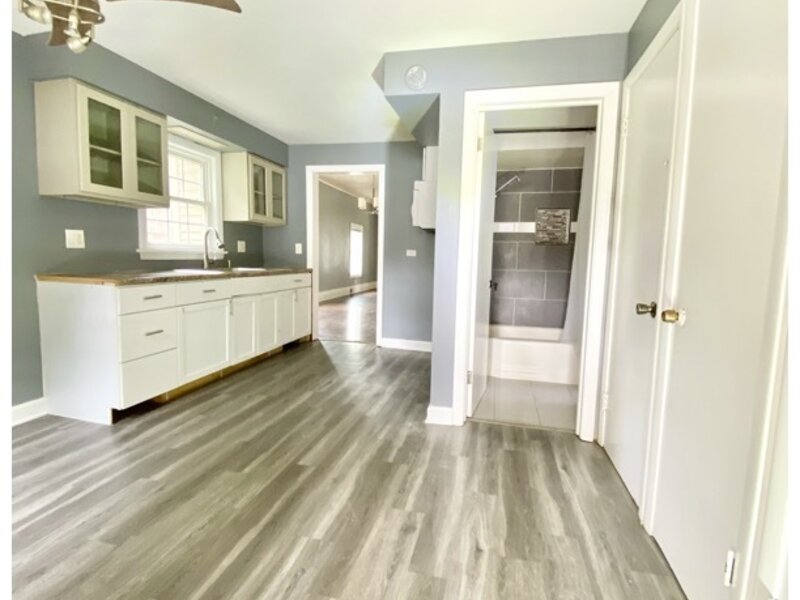 626 Bent Street Elgin IL 60120