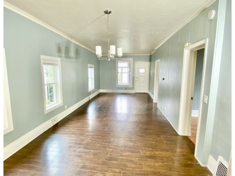 626 Bent Street Elgin IL 60120