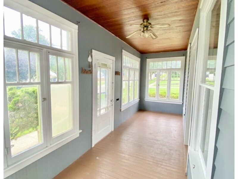 626 Bent Street Elgin IL 60120
