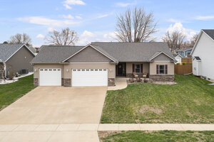 Photo of 510 Pinehurst Drive Eldridge IA 52748