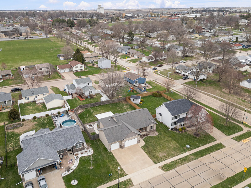 510 Pinehurst Drive Eldridge IA 52748