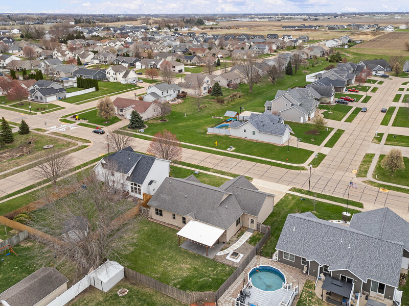 510 Pinehurst Drive Eldridge IA 52748
