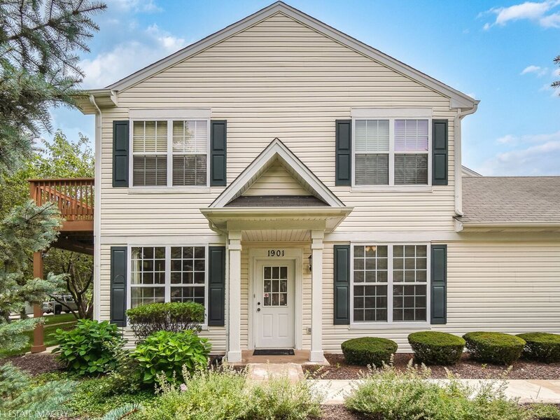1901 W Crestview Circle Romeoville IL 60446