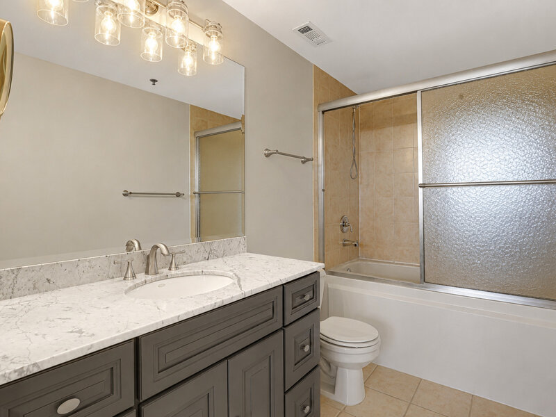 6 S Laflin Street Chicago IL 60607