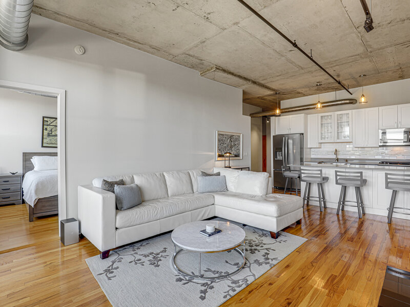 6 S Laflin Street Chicago IL 60607