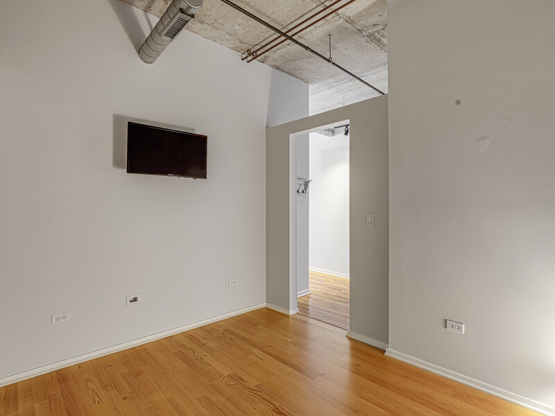 6 S Laflin Street Chicago IL 60607