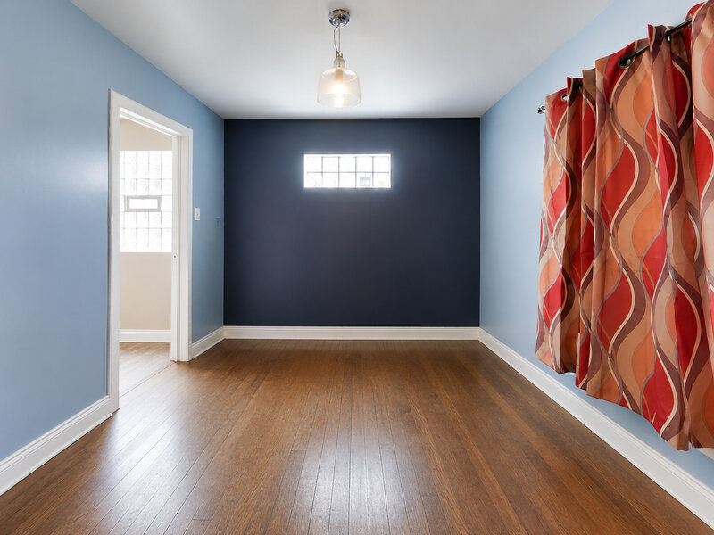 9615 S Bensley Avenue Chicago IL 60628