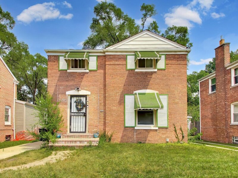 9615 S Bensley Avenue Chicago IL 60628